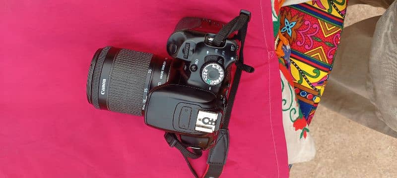 DSLR camera Canon 650 d 4