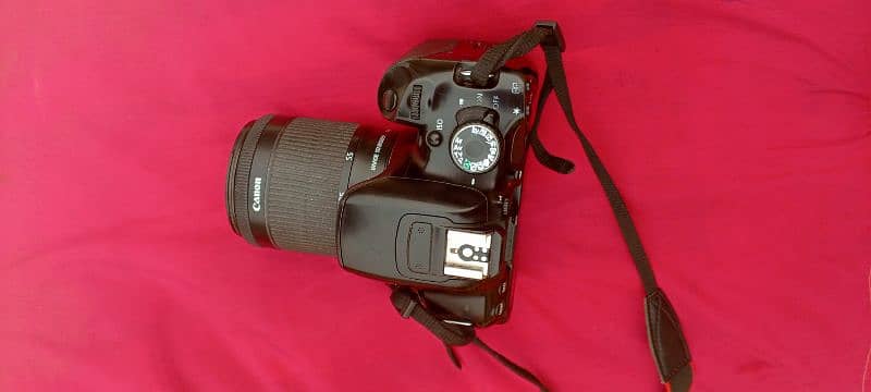 DSLR camera Canon 650 d 5