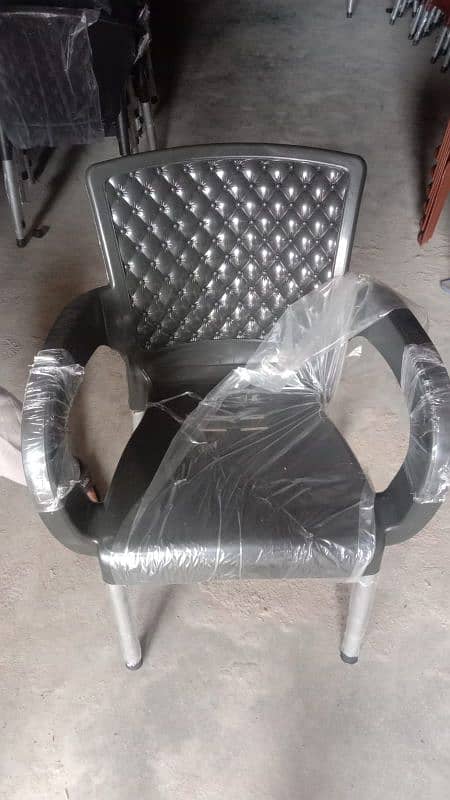 new best plastic chairs and tables 0