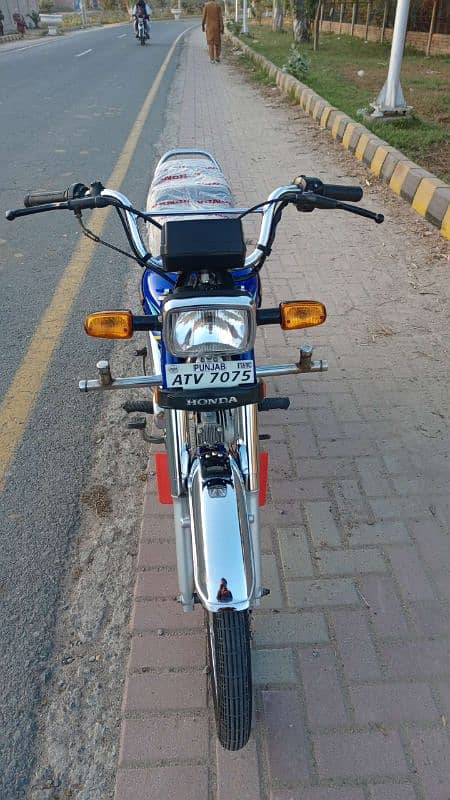 Honda CD 70 24 model brand new showroom condition 03446464638 2