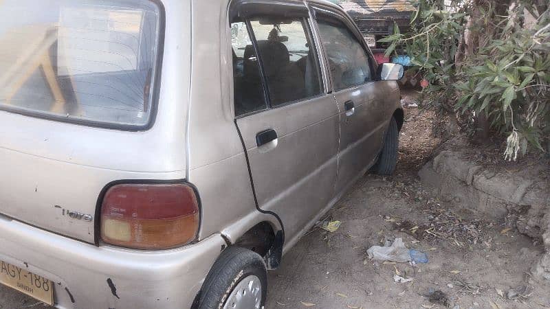 Daihatsu Cuore 2004 3