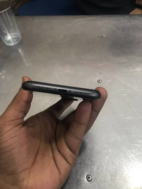 IPhone 11 non pta with box 1