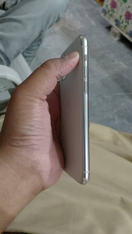 i phone 11 pro 256Gb pta 4