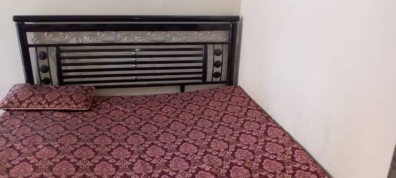 iron bed 3