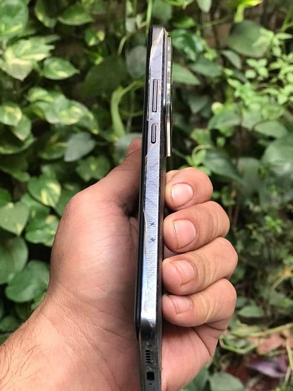 Vivo v27e . . Lush condition 0