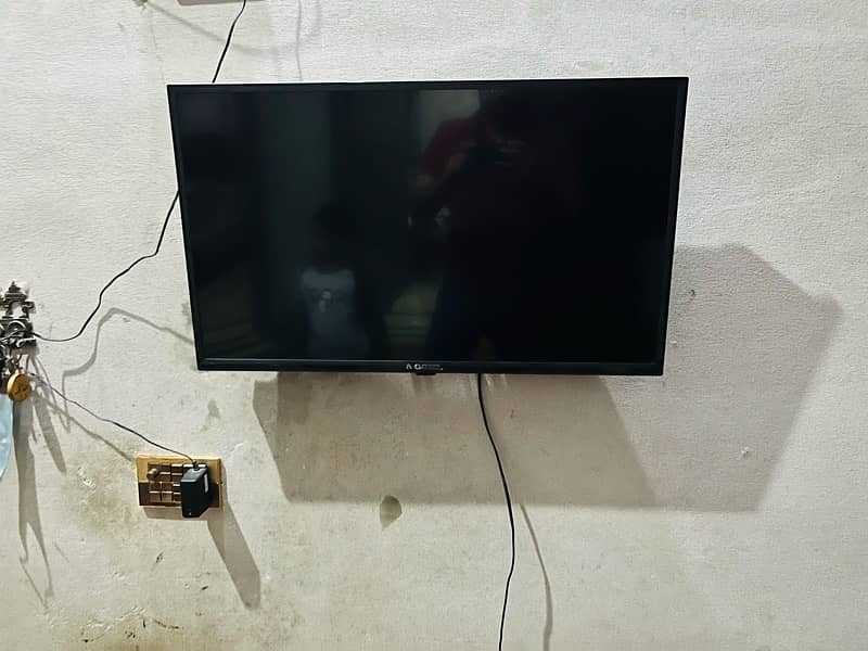 Nobel 32 Inch LCD 1