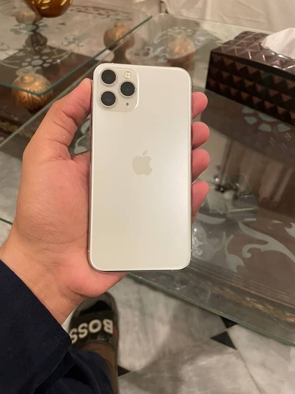 Iphone 11 pro (256 GB pta approved) 0