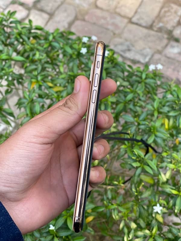 IPhone xs max pta approved 64gb for sale 1