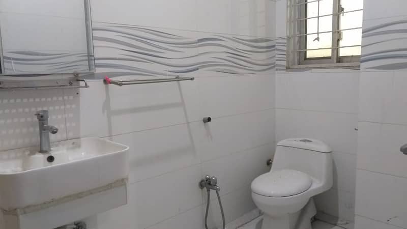 12 Marla Upper Portion With Gas Available For Rent In Sector D Bahria Town Lahore 4