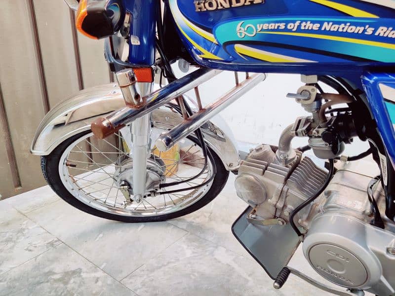 Honda cd70 like brand new 3