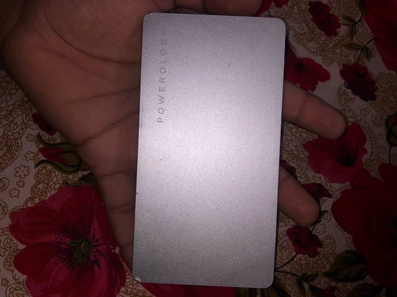 whatsapp 03018613960 powerlogy power bank 8,000mah 10 by 10 condition 0