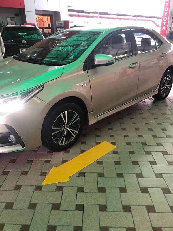 Toyota Altis Grande 2018 CVT-i 3