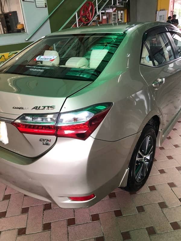 Toyota Altis Grande 2018 CVT-i 4