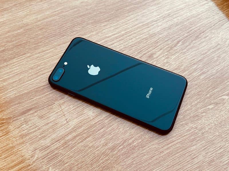 iPhone 8 Plus 128GB JV- Excellent Condition 1