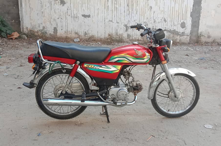 Honda CD 70 2023 red color 2