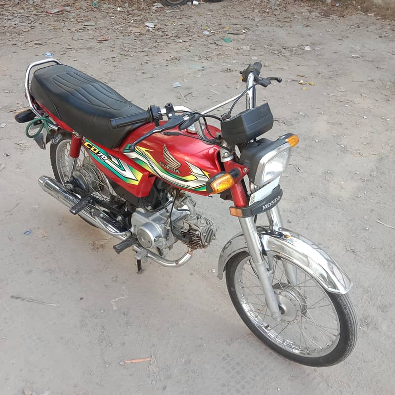 Honda CD 70 2023 red color 4