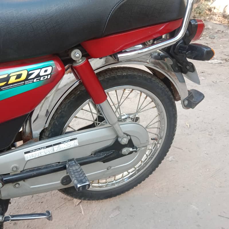 Honda CD 70 2023 red color 6