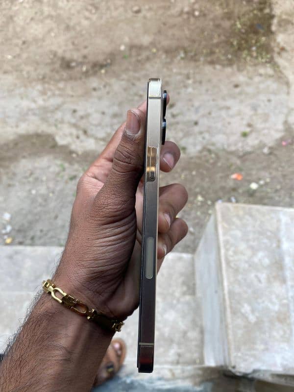 iphone 12 pro max for sale 4