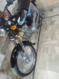 super star 2023 model 7 month ki h vip bike h