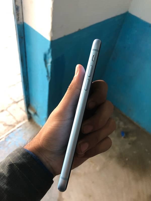 iphone xr 64 Gb 4