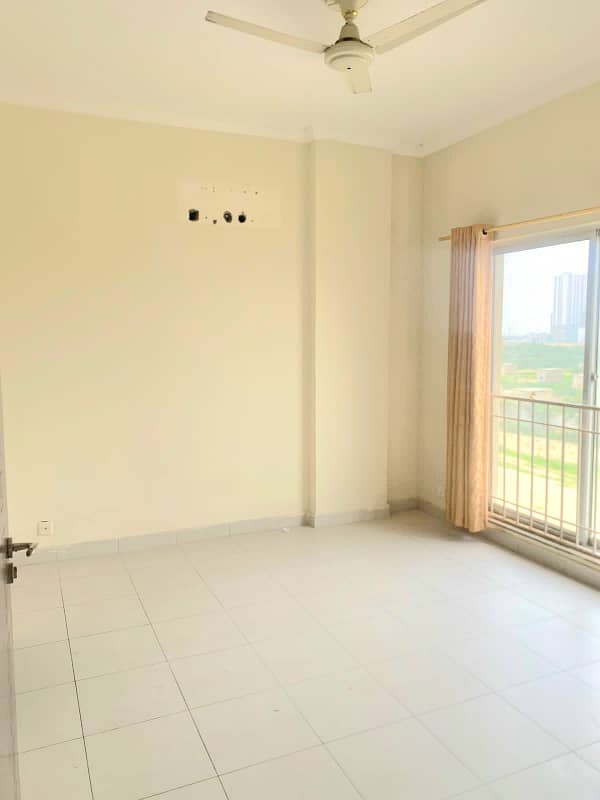 950 square ft 2 bedroom apartment Available for Rent 3