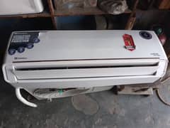 Total januine inverter Ac available in good condition use only 1 year