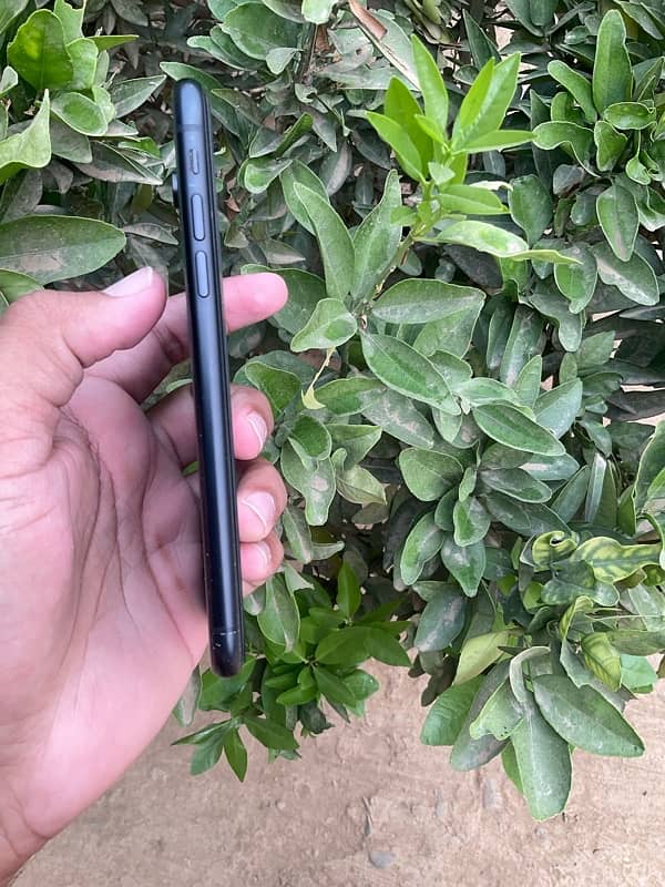 iPhone XR 64Gb 2