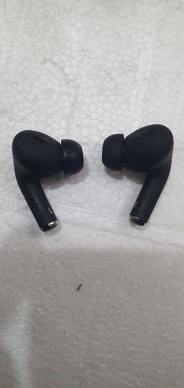 Air pod pro 2 bazar maat Black color good quality basses song cly 4