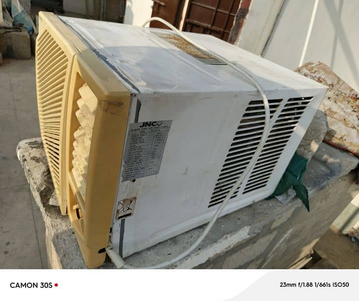 window Ac  available in good condition 1