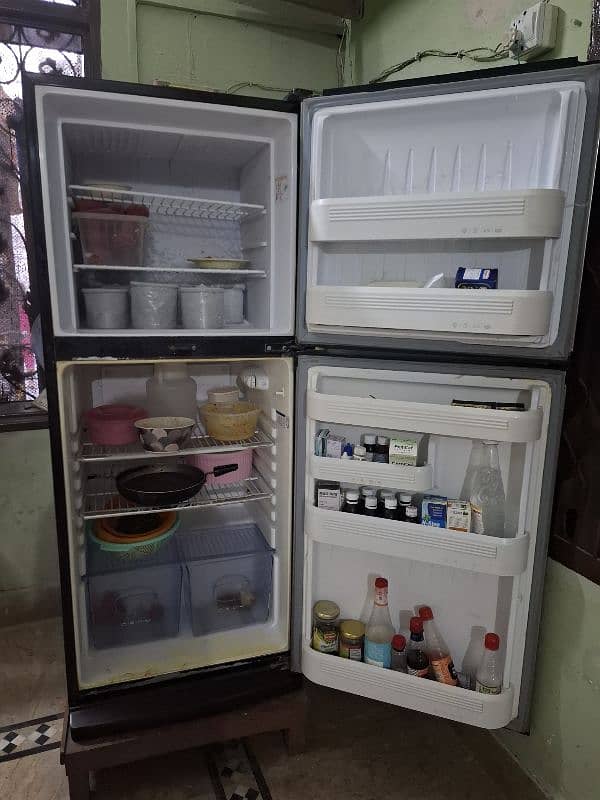 Refrigerator in Good Condition 0