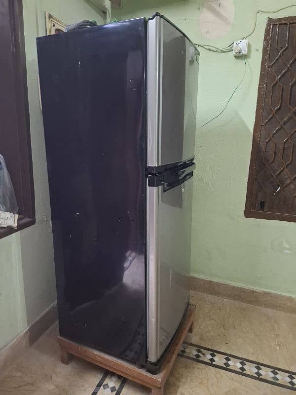 Refrigerator in Good Condition 1