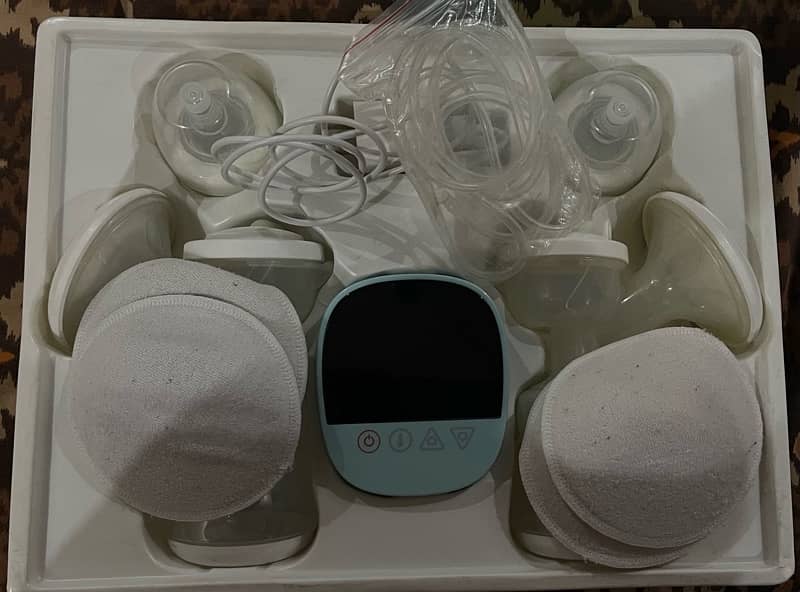 Automatic Double Breast Pump with 1 Manual Pump also 3