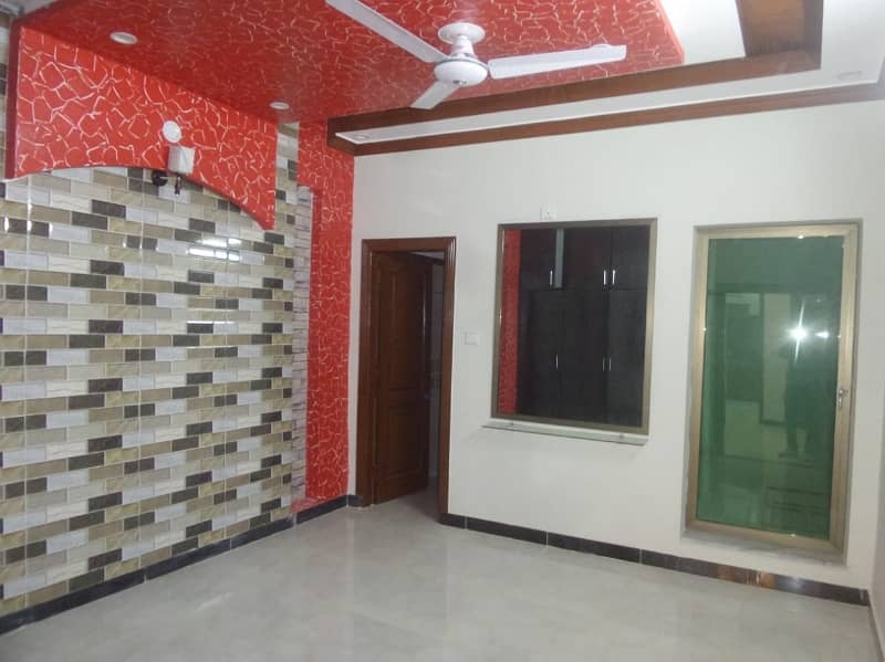 Book A Upper Portion Of 2450 Square Feet In D-12 D-12 4