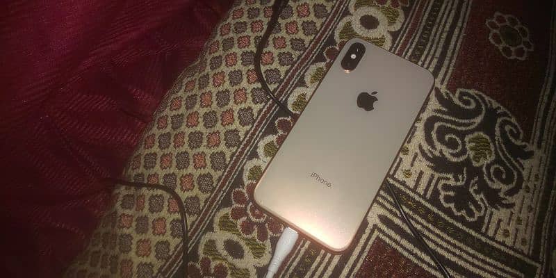 iphone xs 256gb non pta  10/10 condition 2month sim working 0