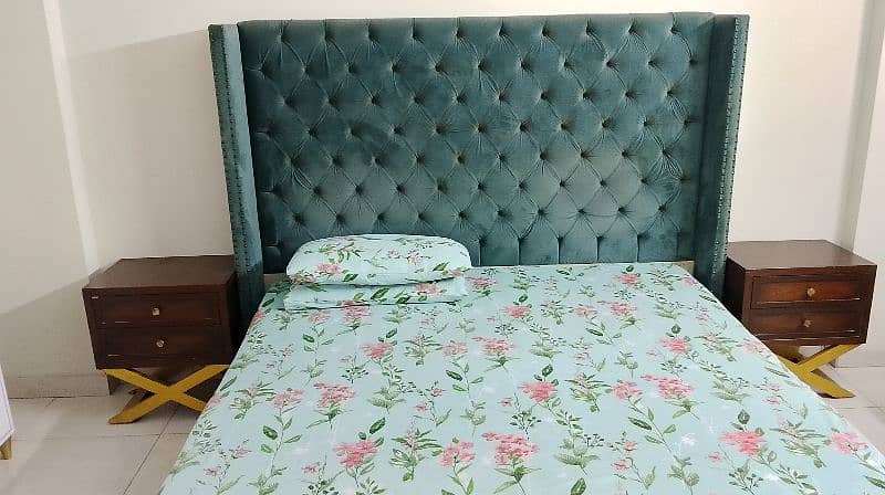 king size bed with mattress and side tables 0