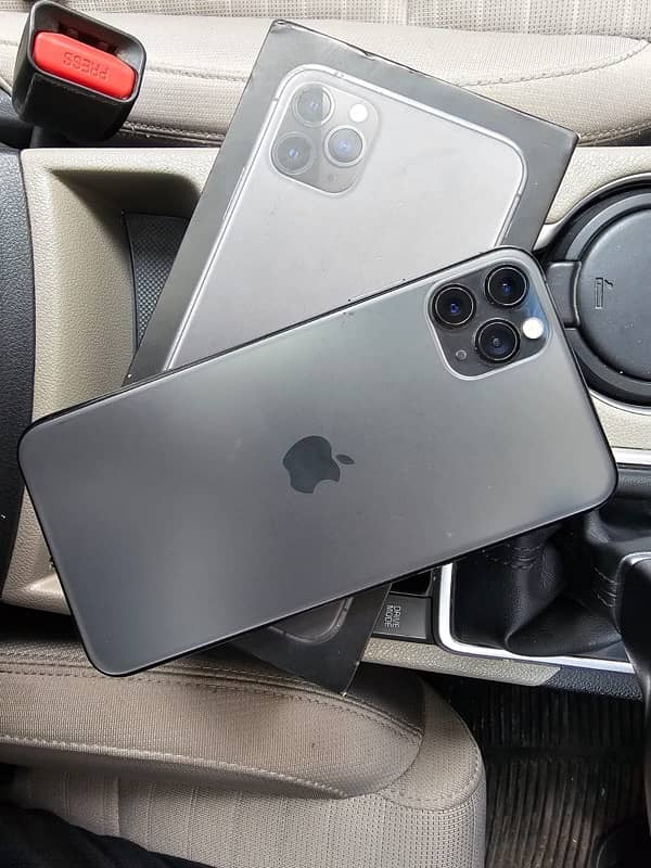 Iphone 11 pro max PTA Approved 5