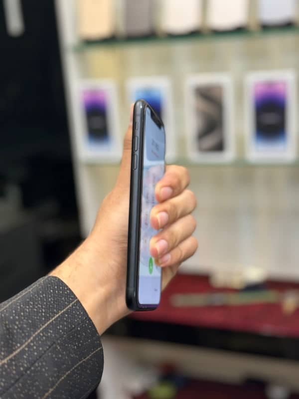 Iphone Xr Non PTA 128GB Fresh condition 2