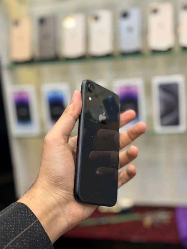 Iphone Xr Non PTA 128GB Fresh condition 3