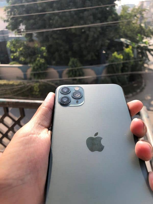 Iphone 11 pro max 4