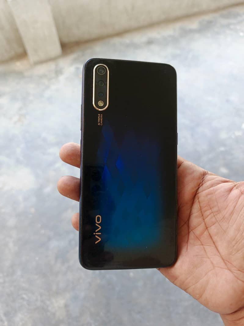 Vivo S1 4GB Ram 128GB Room 5