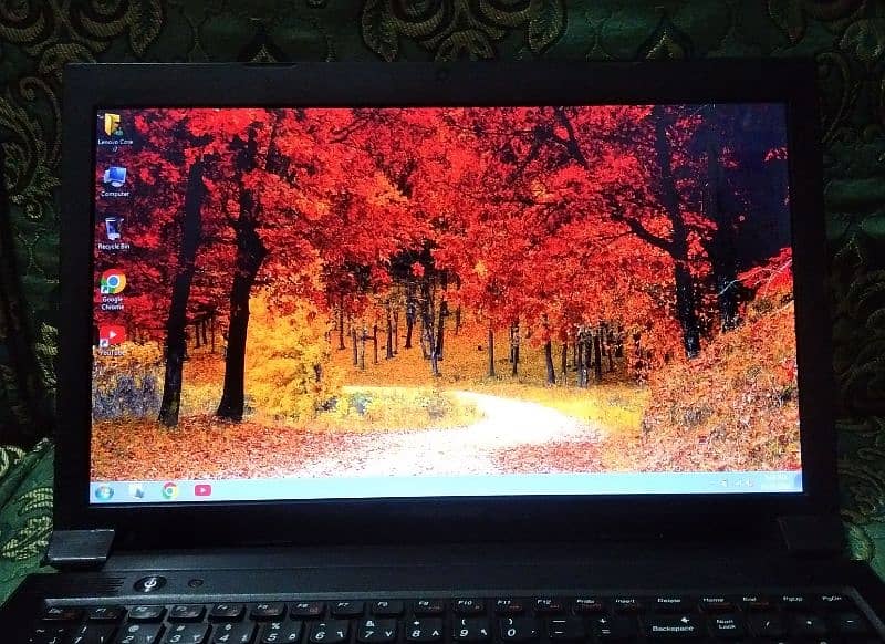 Lenovo Core i7 Laptop 3