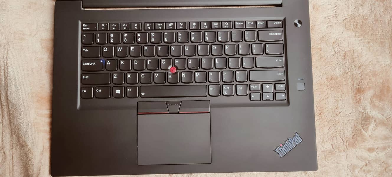 Lenovo X1 Extreme ThinkPad - 32GB RAM, 1TB SSD, 4K Touchscreen, 4GB Gr 2