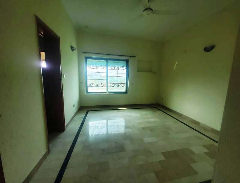 10 Marla Beautiful House Available for Rent in DHA Lahore Cantt 6