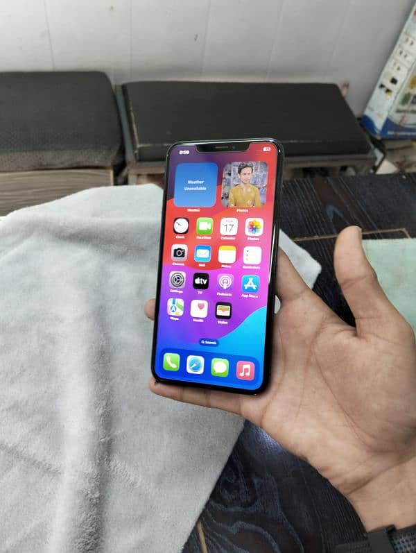 I phone xs max 10 by 10 condision non pta 4