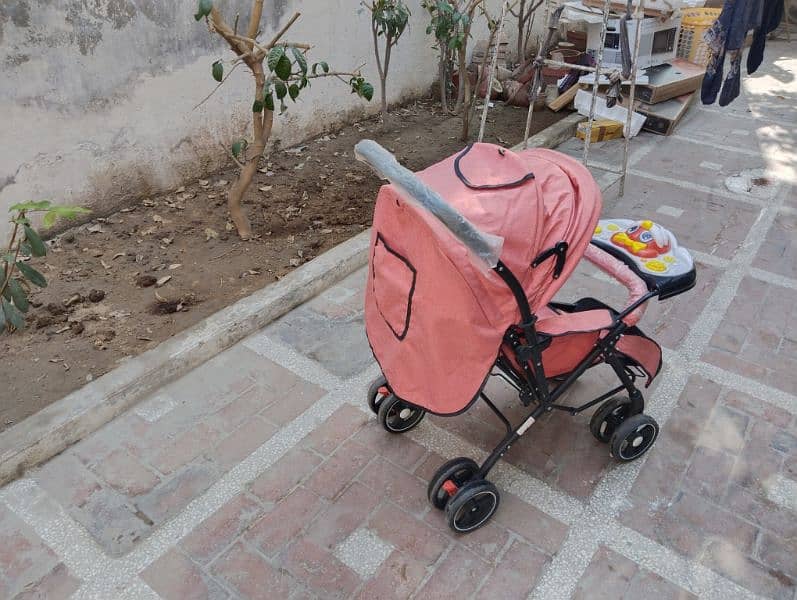 baby pram | gear locks | no damages | spacious | foldable 7