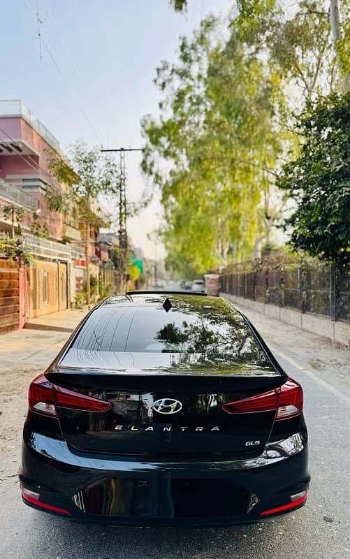 Hyundai Elantra 2021 8