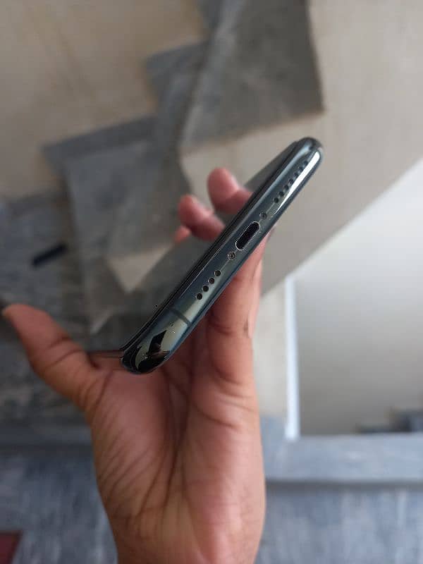 Iphone 11 Pro max Green color 2