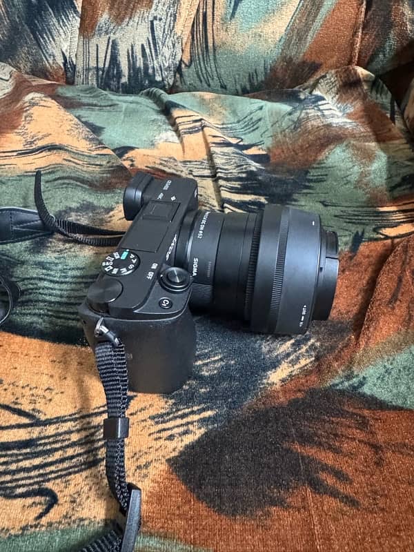 Sony A6400 in pristine condition 8