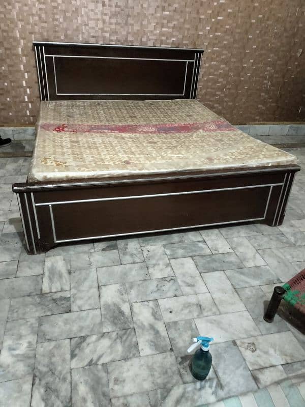 king Size bed/Wooden bed/beautiful bed /Bed for Sell 2