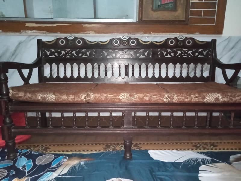 5 seater sofa sale in good condition 3